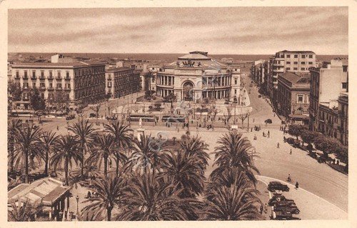 Cartolina Palermo Politeama Via E. Amari animata auto d'epoca