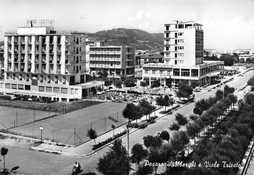 Cartolina Pesaro Alberghi Viale Trieste 1960