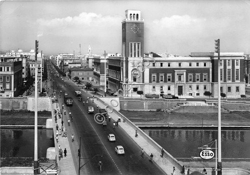 Cartolina Pescara Ponte Corso Italia Distributore ESSO 1961
