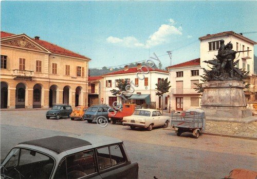 Cartolina Peveragno Piazza Toselli auto d'epoca