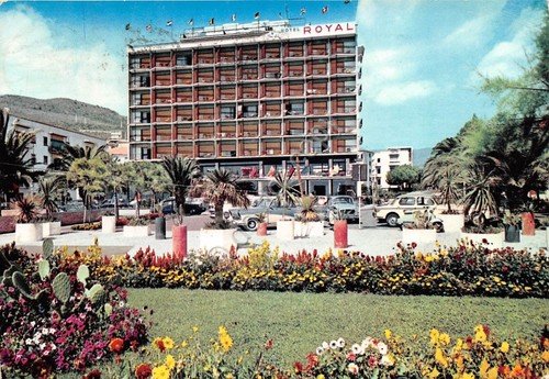 Cartolina Pietra Ligure Hotel Royal auto d'epoca 1966 (Savona) | Immagine principale