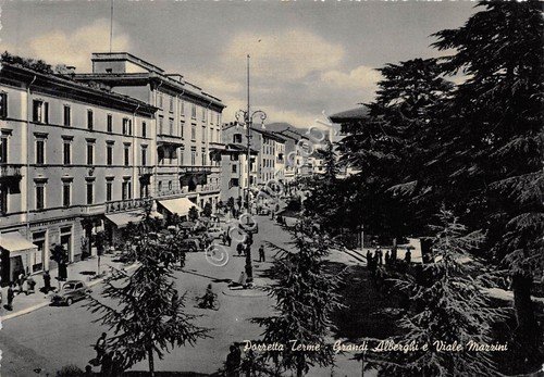 Cartolina Porretta Terme Grandi Alberghi e Viale Mazzini 1958