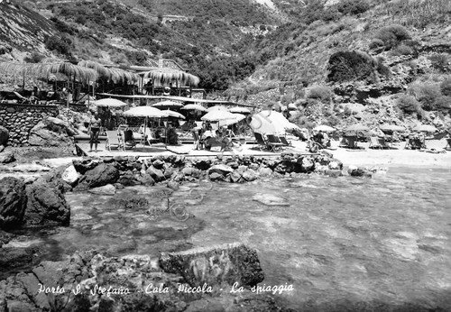 Cartolina Porto Santo Stefano Cala Piccola spiaggia animata 1963 | Immagine principale