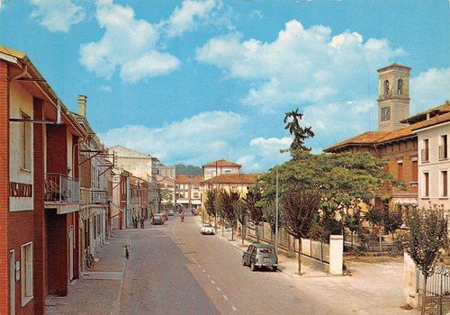 Cartolina Quistello Via IV Novembre (Mantova) | Immagine principale