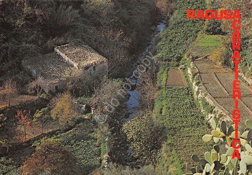 Cartolina Ragusa Fiumara con orti e casolare
