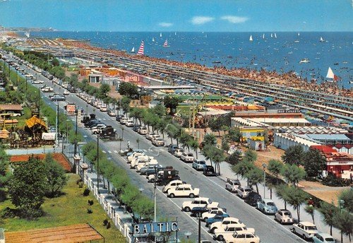 Cartolina Riccione lungomare e spiaggia Hotel Baltic anni '70 | Immagine principale
