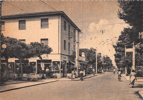 Cartolina Riccione Viale Dante Bar Turismo animata anni '60