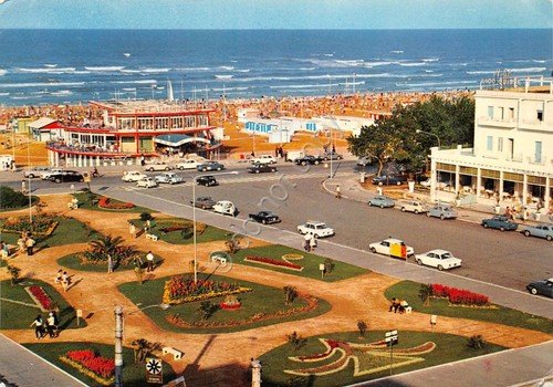 Cartolina Rimini panorama parziale spiaggia giardini 1968 | Immagine principale
