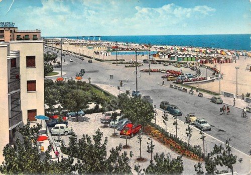 Cartolina Rimini Piazza Tripoli e spiaggia 1962 | Immagine principale
