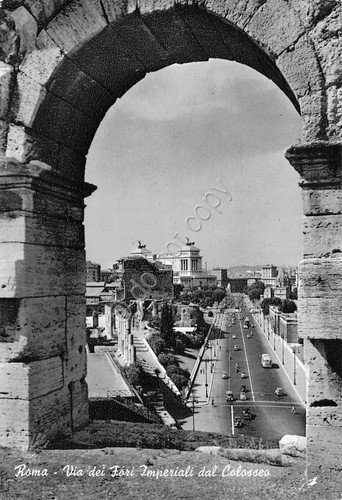 Cartolina Roma Via dei Fori Imperiali da arcata del Colosseo …