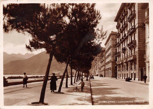 Cartolina Salerno Lungomare Trieste animata 1941