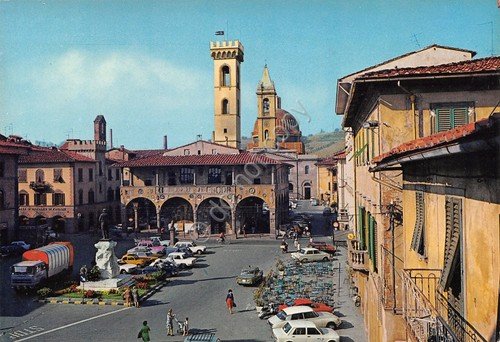 Cartolina San Giovanni Valdarno Piazza Cavour Palazzo D'Arnolfo animata anni … | Immagine principale