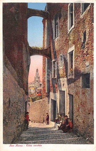 Cartolina San Remo città vecchia vicolo animata 1954 | Immagine principale