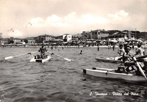 Cartolina San Vincenzo Veduta dal mare animata pattini 1958 (Livorno)