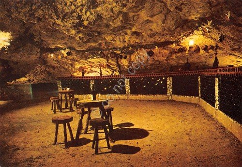 Cartolina Savonnieres Grottes petrifinates des Caves Gouttieres bar degustation | Immagine principale