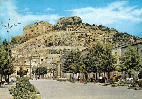 Cartolina Scicli piazza Italia Colle San Martino 1967 (Ragusa)