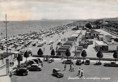 Cartolina Senigallia Spiaggia auto d'epoca