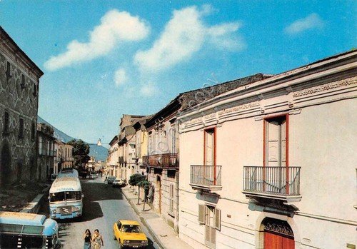 Cartolina Solopaca Corso Umberto case bus animata anni '80 | Immagine Gallery 1