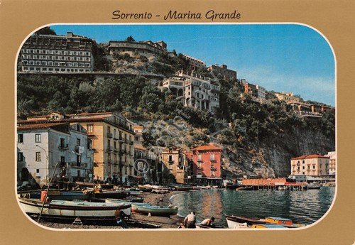 Cartolina Sorrento Marina Grande barche e case anni '70