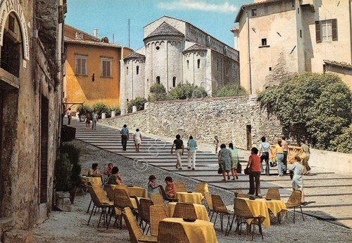 Cartolina Spoleto Abside Chiesa S. Eufemia animata 1981 tavolini bar … | Immagine principale