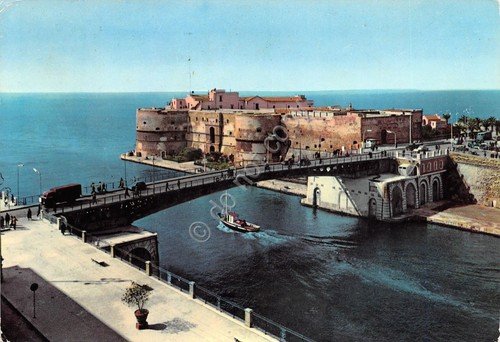 Cartolina Taranto Nuovo Ponte girevole e Castello Aragonese 1963 | Immagine principale