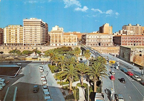Cartolina Taranto Piazza Castello Distributore Agip 1981