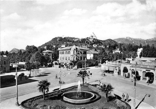 Cartolina Tarcento Piazza Libertà 1962 | Immagine principale
