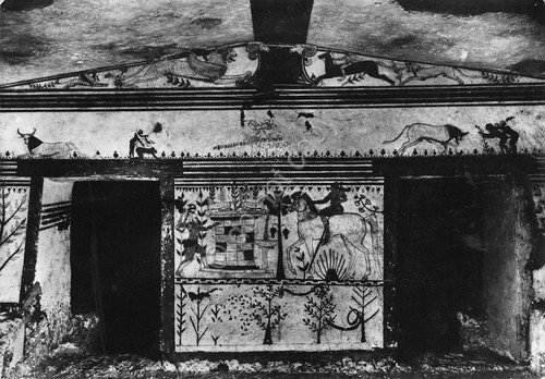 Cartolina Tarquinia Necropoli Tomba dei Tori Parete frontale 1960 | Immagine principale