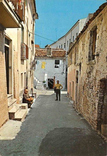 Cartolina Termoli via della vecchia città animata | Immagine principale