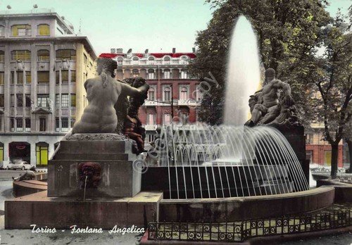 Cartolina Torino Fontana Angelica e palazzi 1957 timbro PT Natale | Immagine principale