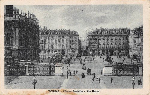Cartolina Torino Piazza Castello Via Roma animata carrozza macchie | Immagine principale