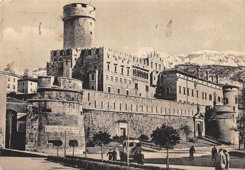 Cartolina Trento Castello timbro a targhetta Trentino paradiso sciatori 1959