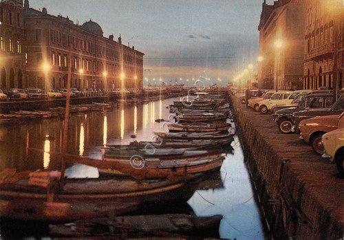 Cartolina Trieste Canale notturno Timbro targhetta stradale auto d'epoca barche | Immagine principale