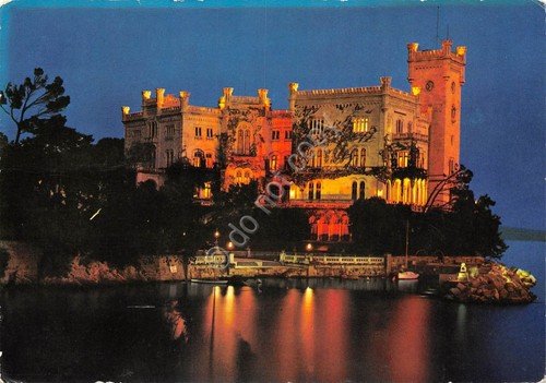 Cartolina Trieste Castello Miramare Notturno