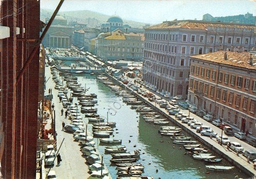 Cartolina Trieste il canale dall'alto auto barche Chiesa S. Antonio …