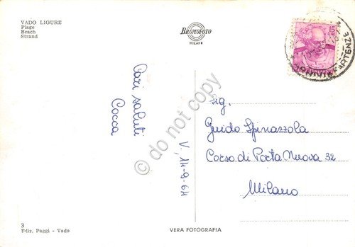 Cartolina Vado Ligure la spiaggia stabilimento ombrelloni animata 1964 | Immagine Gallery 2