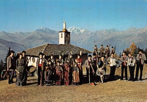 Cartolina Valle d'Aosta La gaie famille de Charvensod suonatori gruppo …