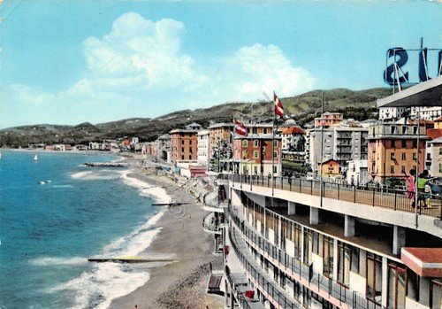 Cartolina Varazze Kursaal Nautilus panorama parziale e spiaggia 1963 | Immagine principale