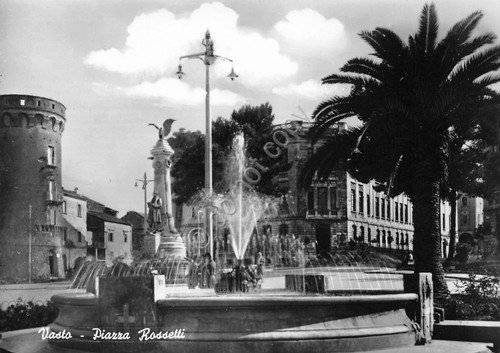 Cartolina Vasto Piazza Rossetti