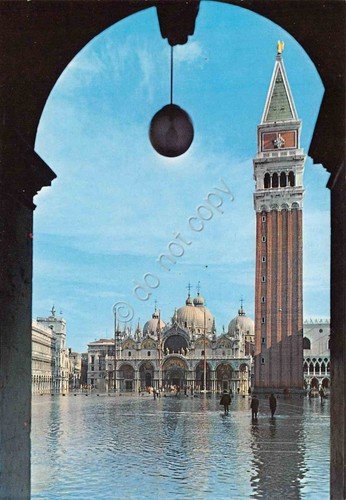 Cartolina Venezia Piazza San Marco con acqua alta