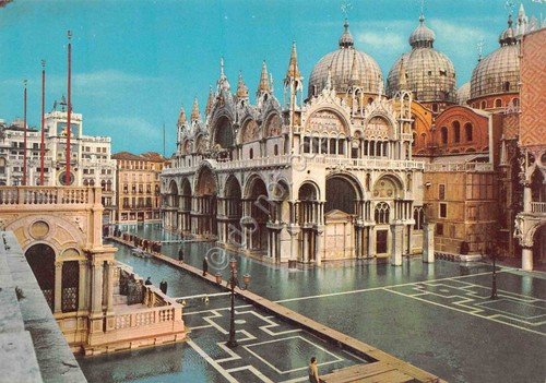 Cartolina Venezia Piazza San Marco dall'alto con acqua alta animata