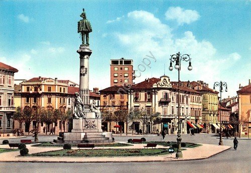 Cartolina Vercelli Piazza Paietta
