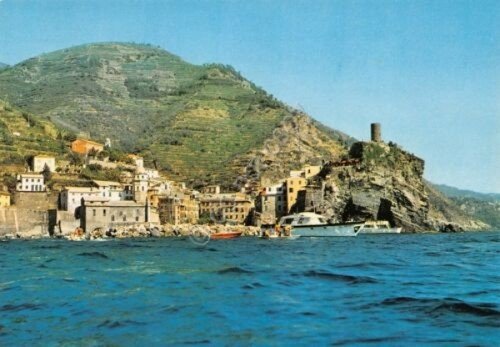 Cartolina Vernazza Cinque Terre veduta dal mare (La Spezia)