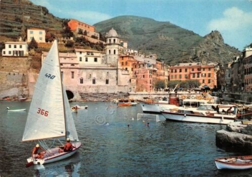 Cartolina Vernazza porticciolo barca a vela 1972 (La Spezia)
