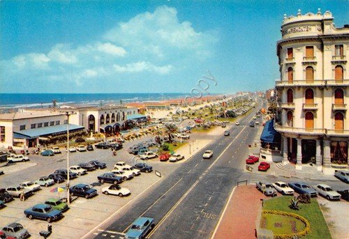 Cartolina Viareggio Albergo Principe di Piemonte viali a mare auto … | Immagine principale