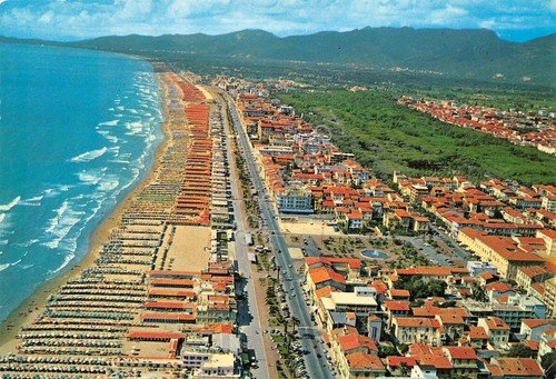 Cartolina Viareggio panorama aereo 1979 timbro Versilia (Lucca)