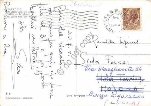 Cartolina Viareggio Viali e spiaggia 1955