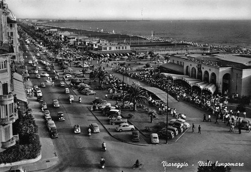Cartolina Viareggio Viali Lungomare auto d'epoca | Immagine principale