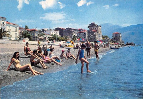 Cartolina Villammare spiaggia animata case anni '70