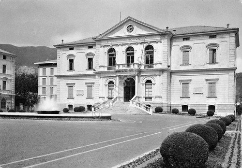 Cartolina Vittorio Veneto Palazzo Municipale (Treviso)